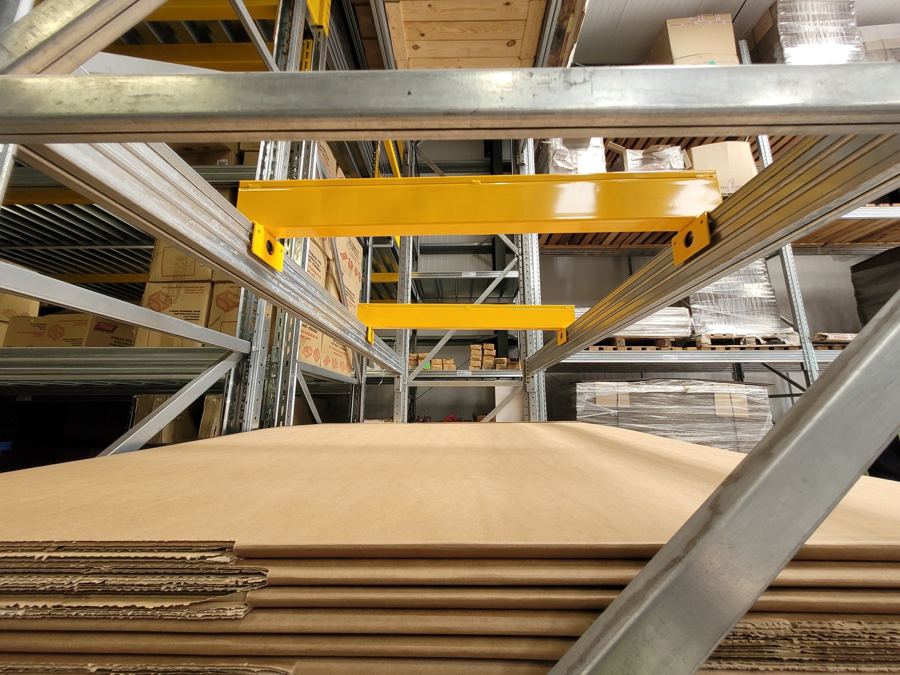 Storing non-palletised products safety at height