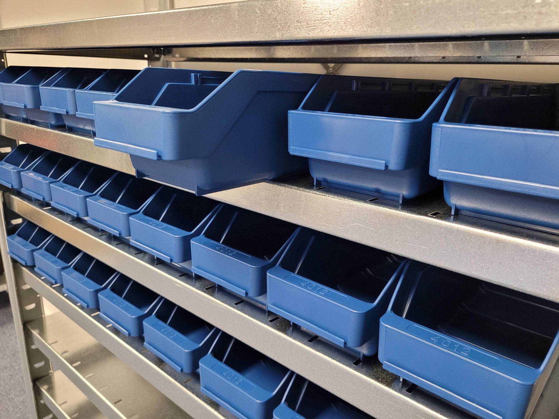 Supercharge Your Organisation and Efficiency with the Ultimate Shelving Unit with Bins and Picking Unit Solution!